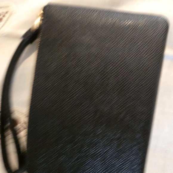 NWT COACH WRISTLET - Picture 3 of 6